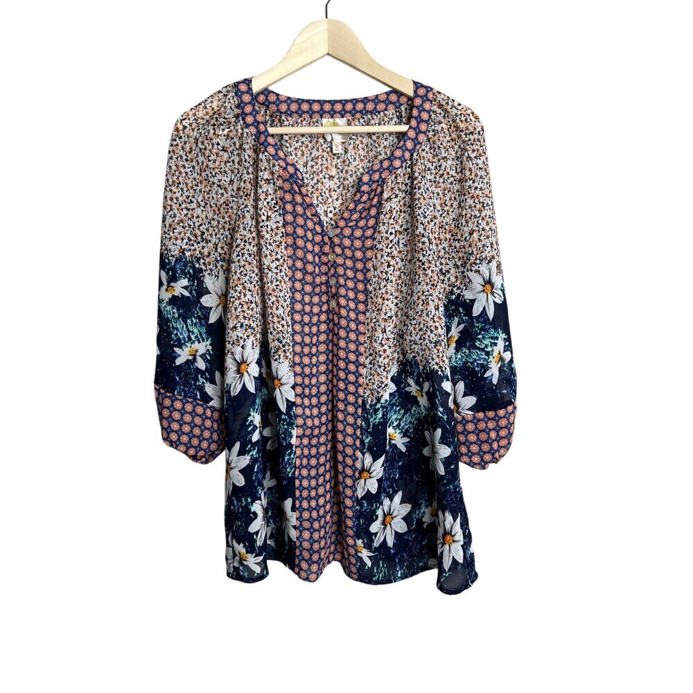 Fig And Flower Floral V-Neck Blouse 1X Short Sleeve Casual Colorful Top - Picture 1 of 4